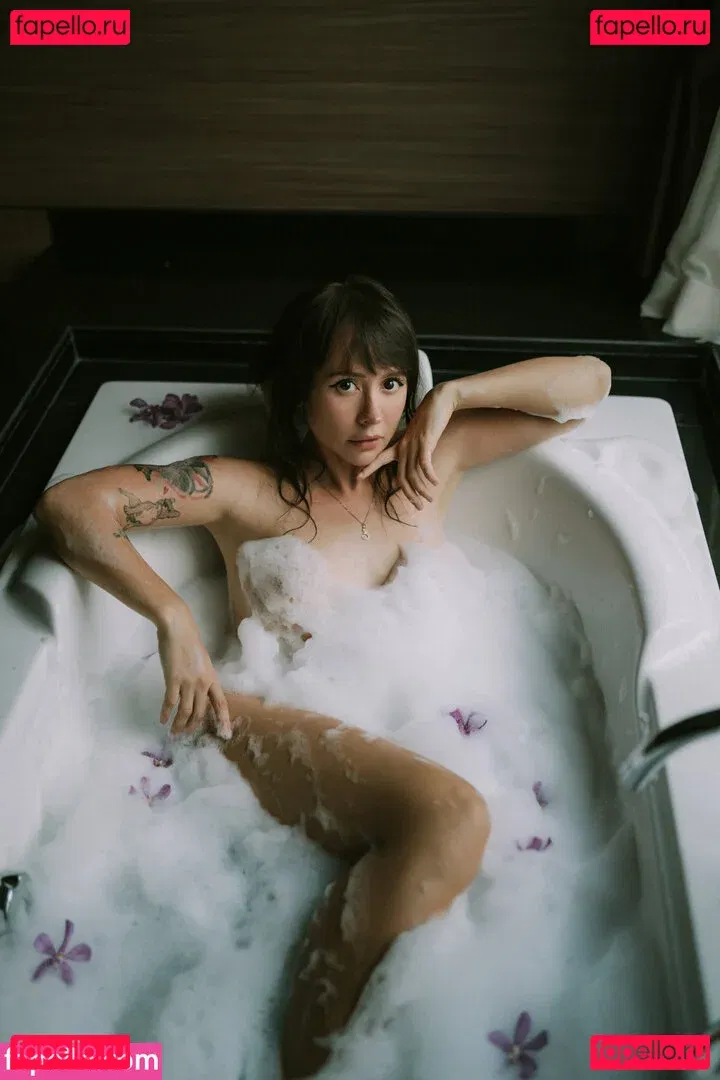 AliceBong / HheadShhot Onlyfans Photo Gallery 