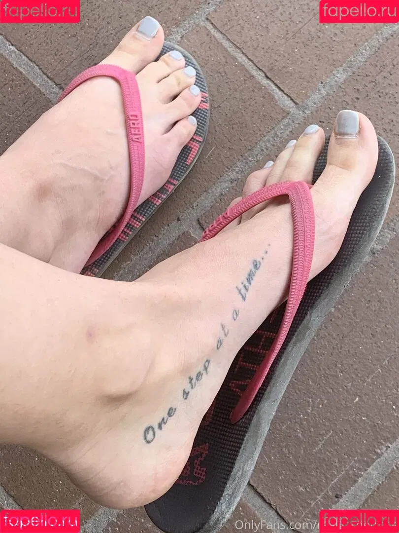 garnets.and.roses / realgarnetrose Onlyfans Photo Gallery 