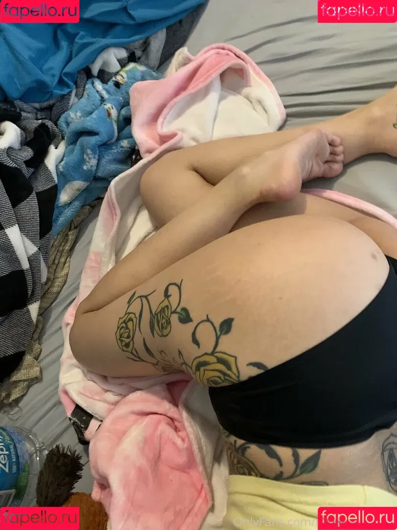 garnets.and.roses / realgarnetrose Onlyfans Photo Gallery 