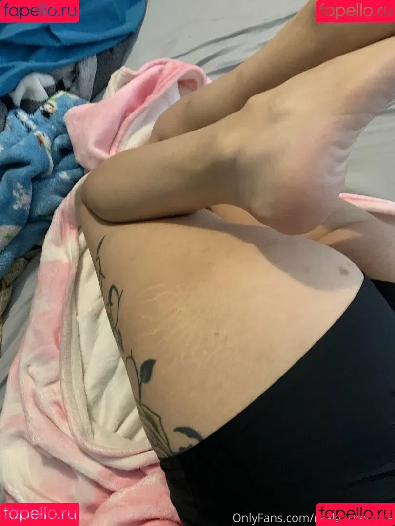 garnets.and.roses / realgarnetrose Onlyfans Photo Gallery 
