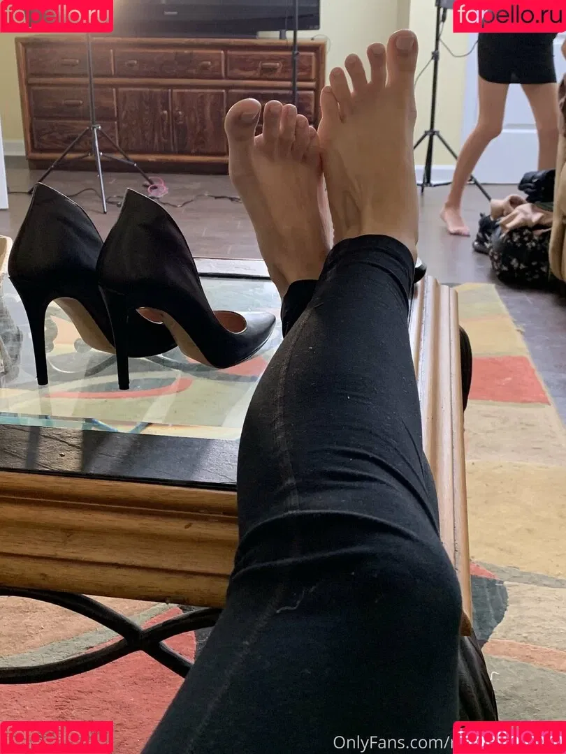 garnets.and.roses / realgarnetrose Onlyfans Photo Gallery 