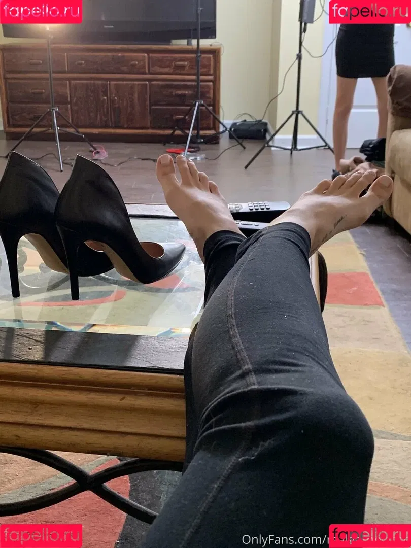 garnets.and.roses / realgarnetrose Onlyfans Photo Gallery 