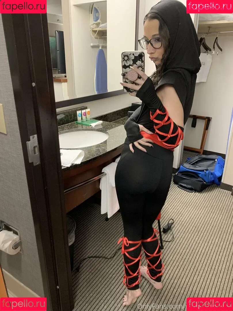 garnets.and.roses / realgarnetrose Onlyfans Photo Gallery 