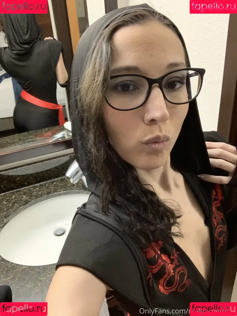 garnets.and.roses / realgarnetrose Onlyfans Photo Gallery 