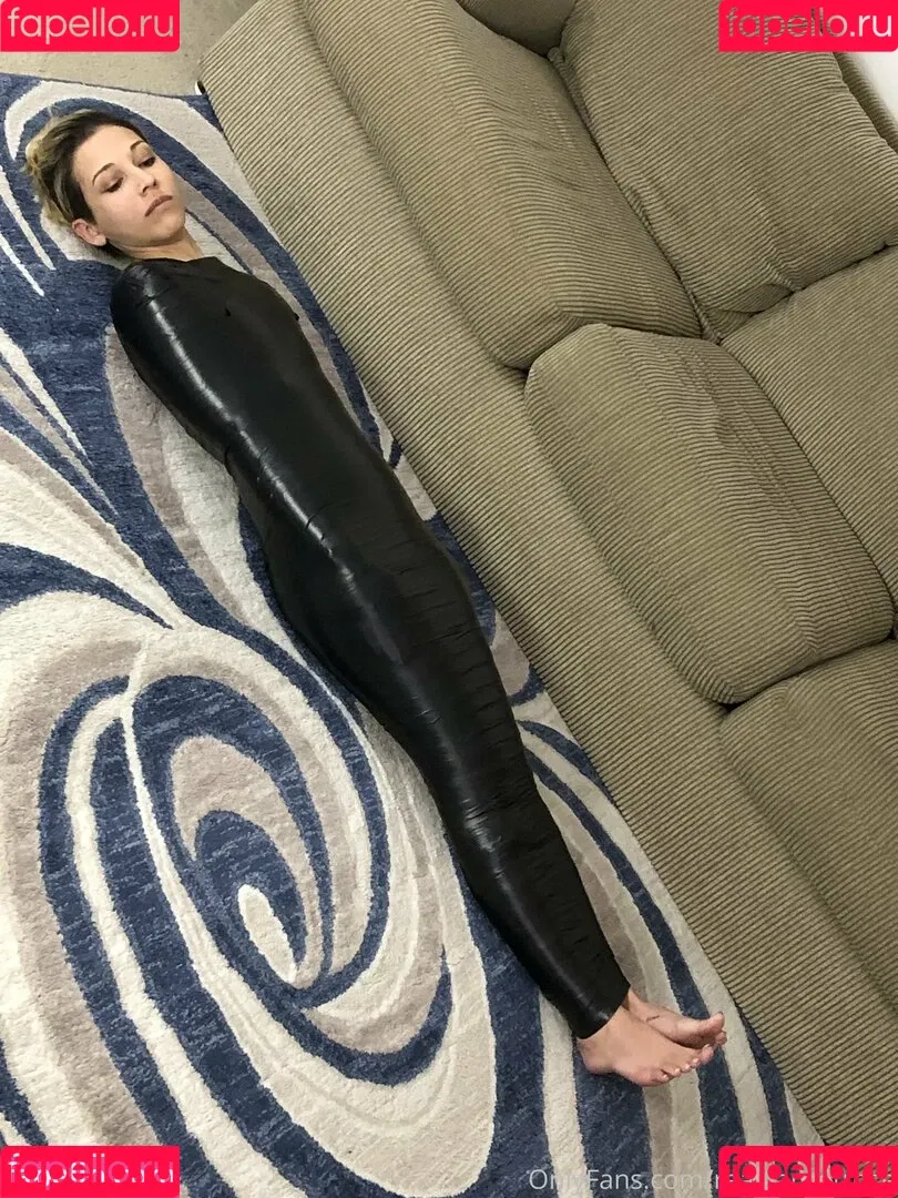 garnets.and.roses / realgarnetrose Onlyfans Photo Gallery 
