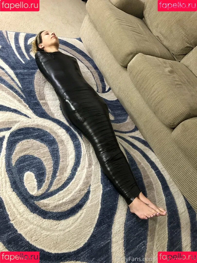 garnets.and.roses / realgarnetrose Onlyfans Photo Gallery 