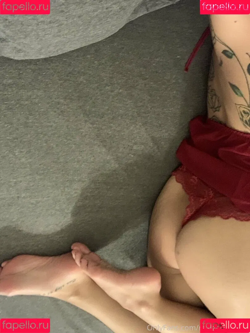 garnets.and.roses / realgarnetrose Onlyfans Photo Gallery 