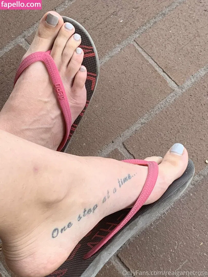 garnets.and.roses / realgarnetrose Onlyfans Photo Gallery 