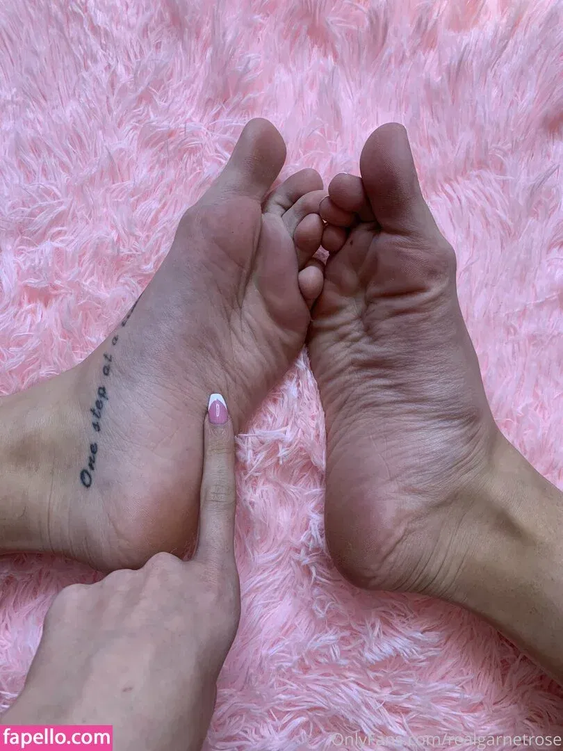 garnets.and.roses / realgarnetrose Onlyfans Photo Gallery 