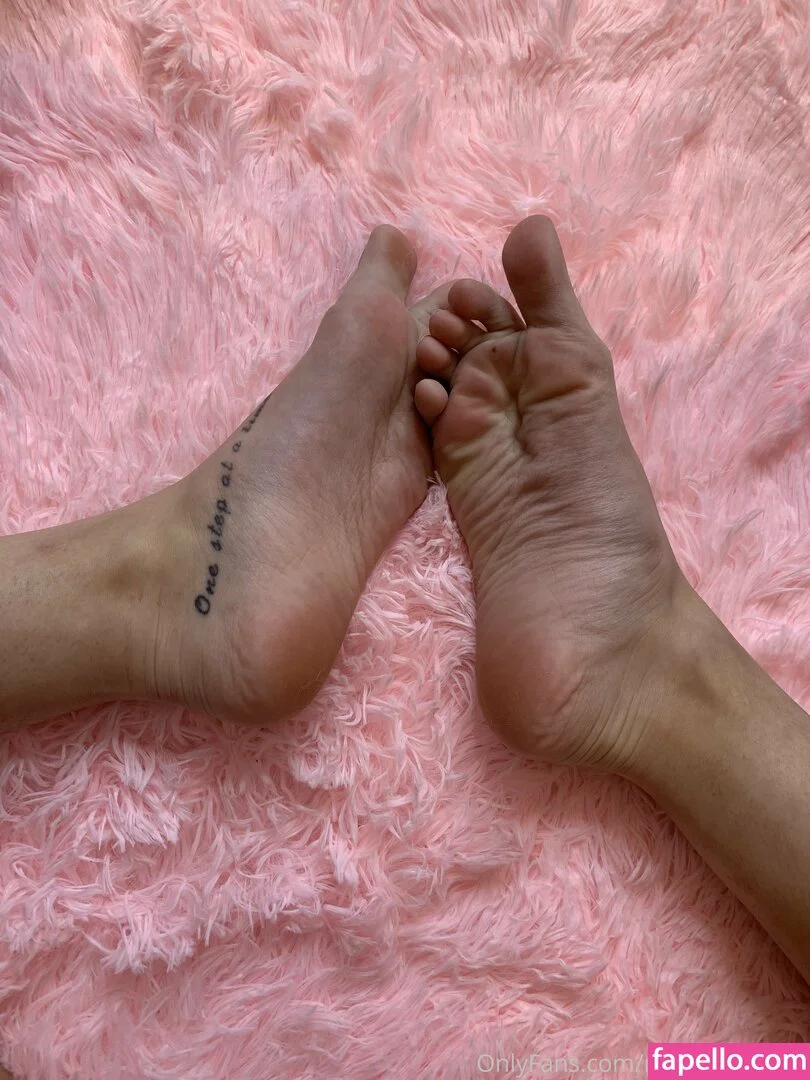 garnets.and.roses / realgarnetrose Onlyfans Photo Gallery 