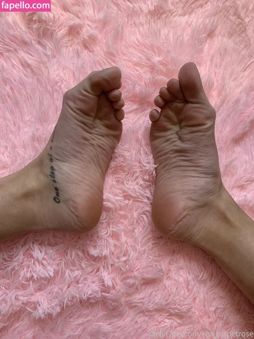 garnets.and.roses / realgarnetrose Onlyfans Photo Gallery 