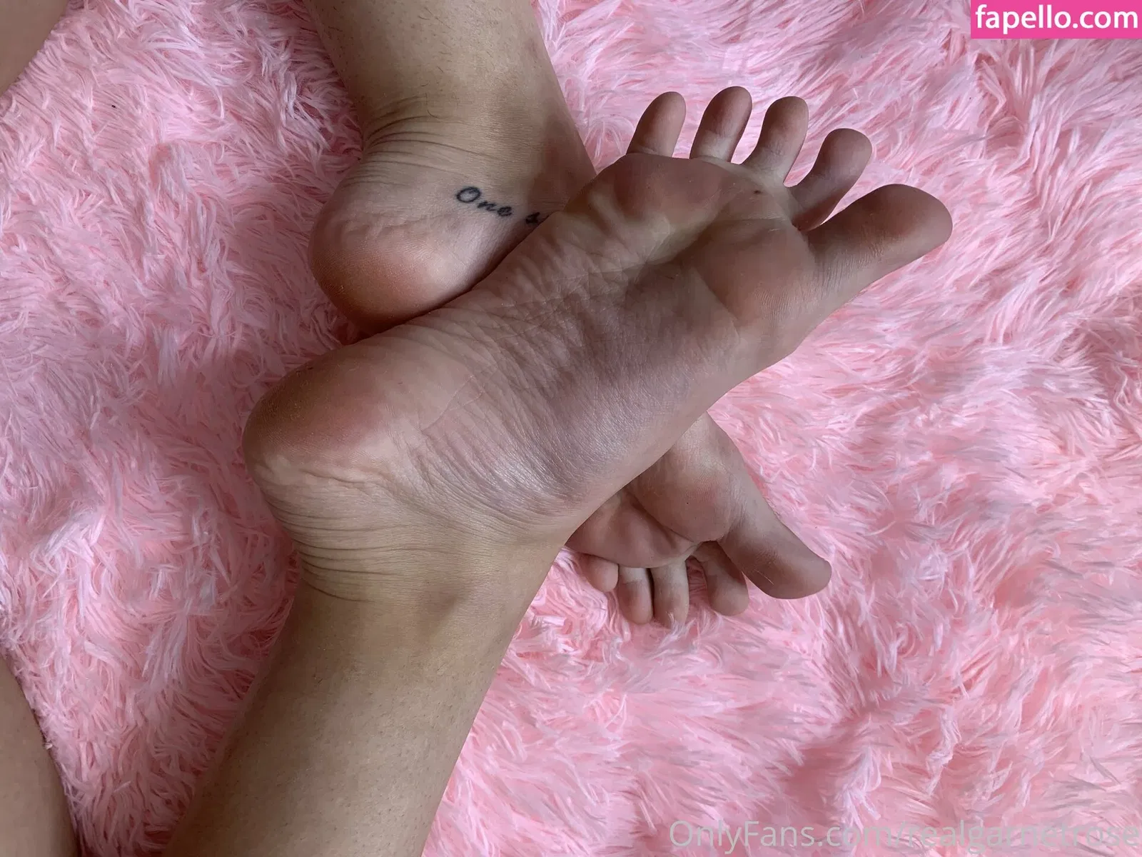 garnets.and.roses / realgarnetrose Onlyfans Photo Gallery 