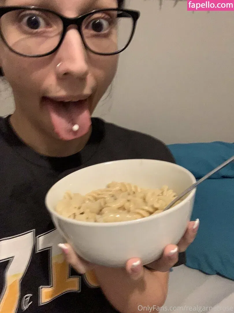 garnets.and.roses / realgarnetrose Onlyfans Photo Gallery 