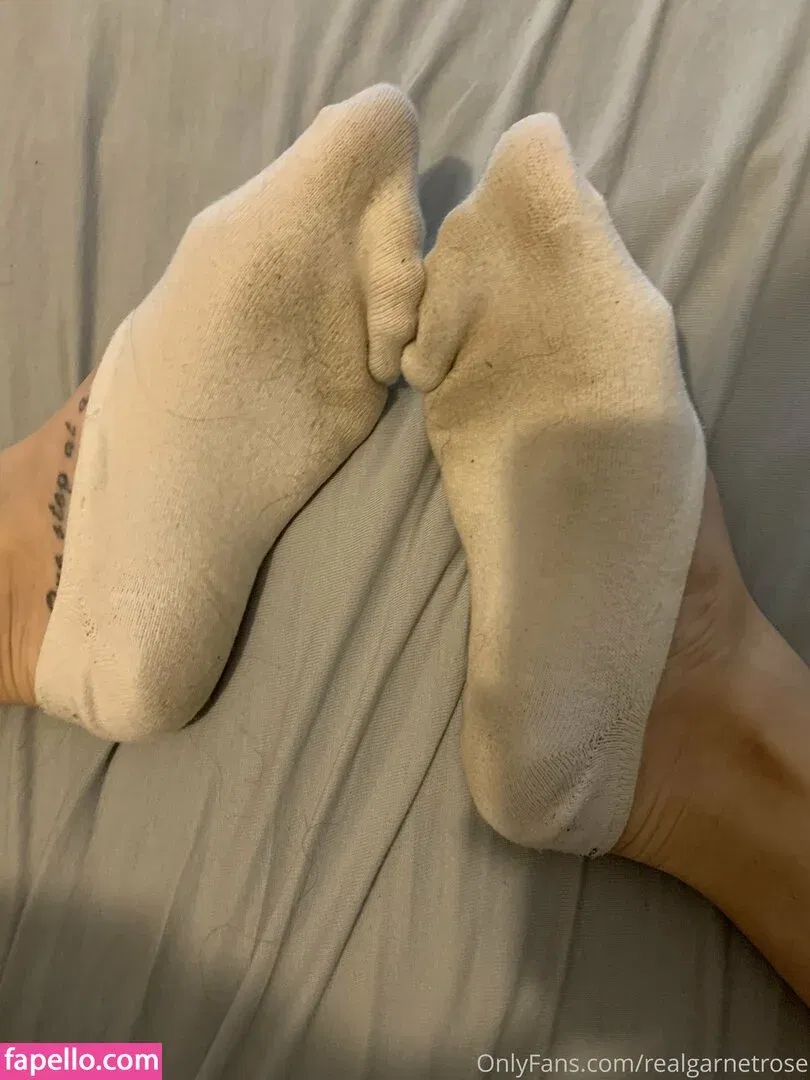 garnets.and.roses / realgarnetrose Onlyfans Photo Gallery 