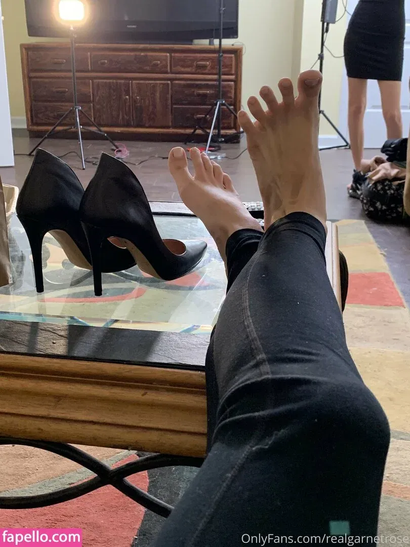 garnets.and.roses / realgarnetrose Onlyfans Photo Gallery 