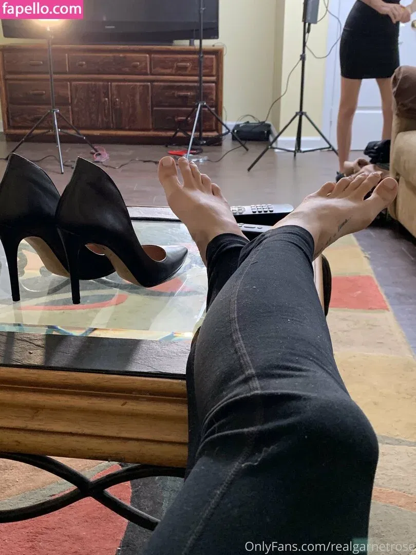 garnets.and.roses / realgarnetrose Onlyfans Photo Gallery 