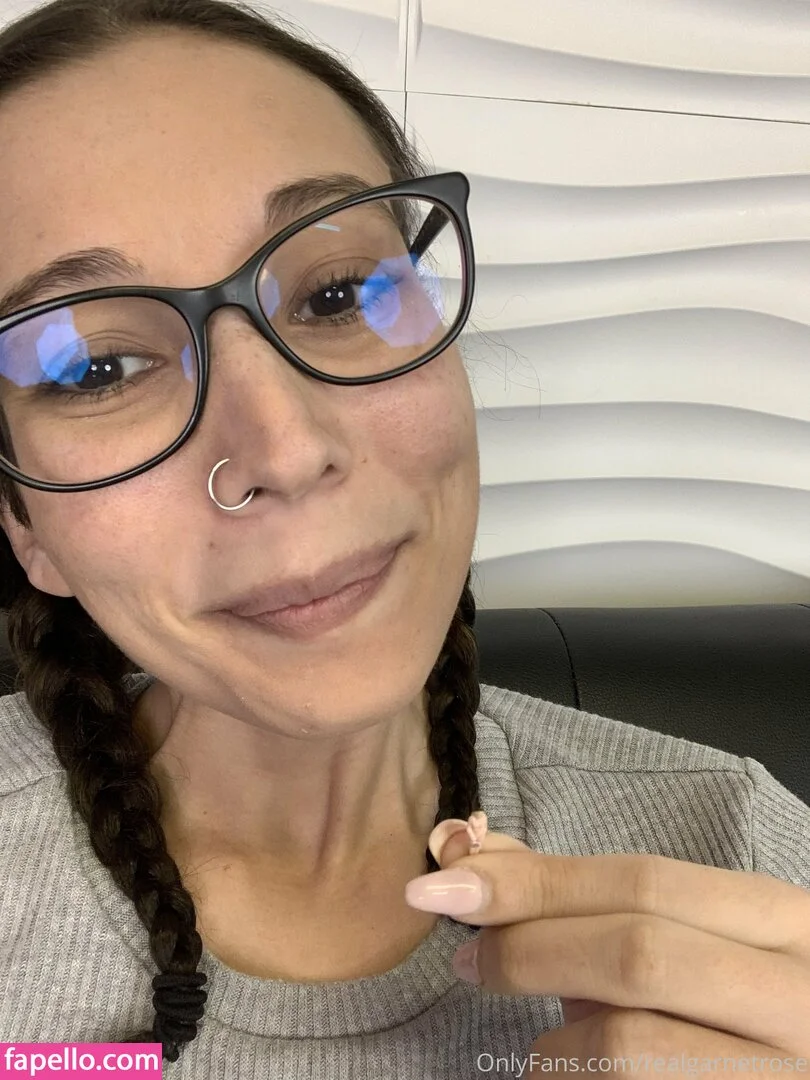 garnets.and.roses / realgarnetrose Onlyfans Photo Gallery 