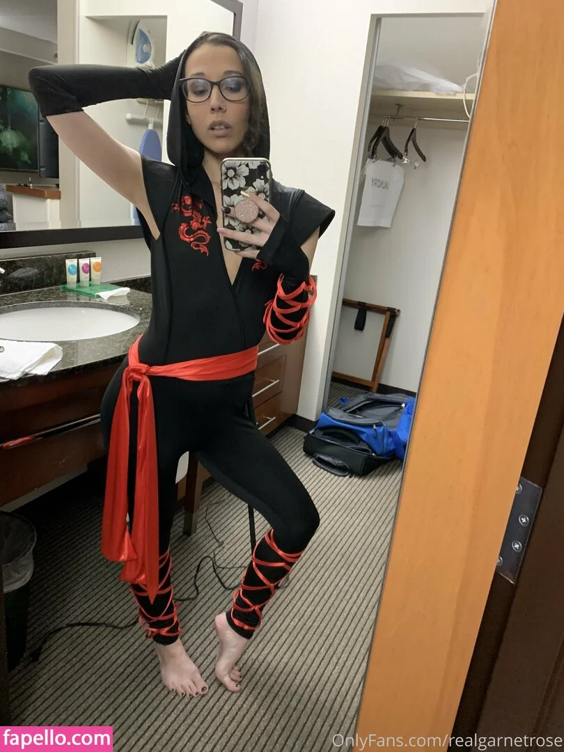 garnets.and.roses / realgarnetrose Onlyfans Photo Gallery 