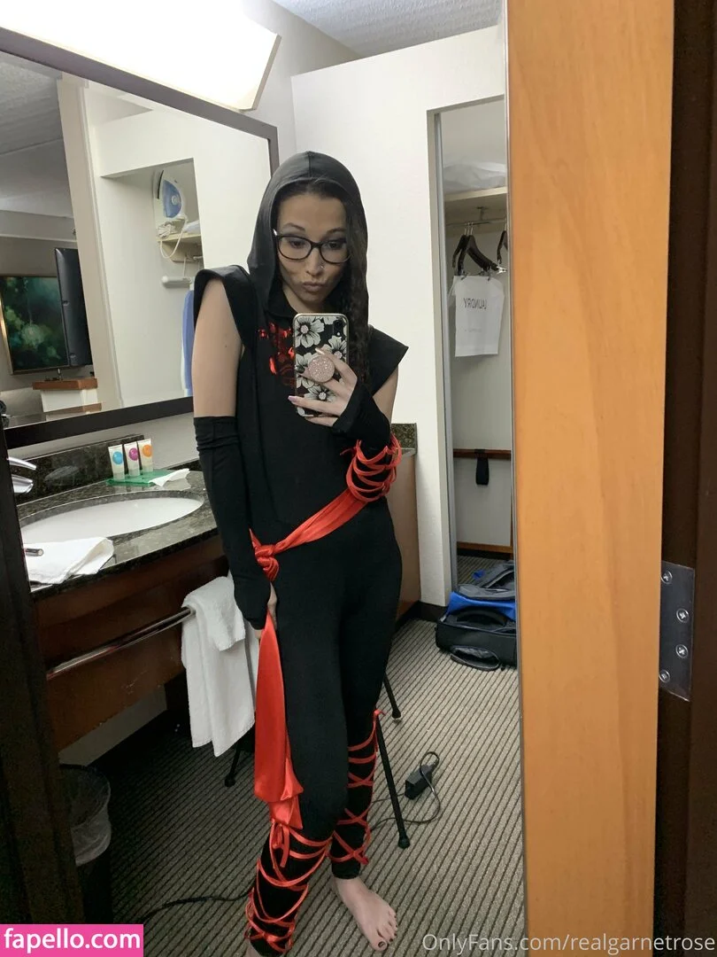 garnets.and.roses / realgarnetrose Onlyfans Photo Gallery 