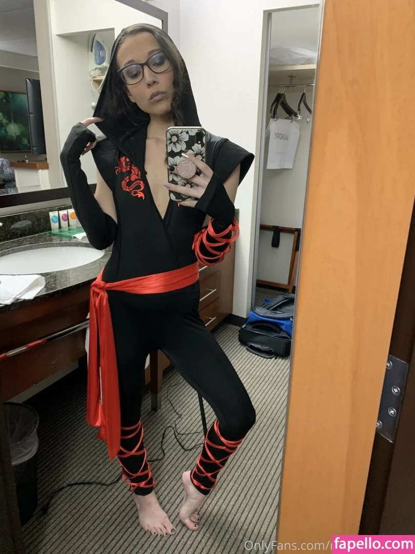 garnets.and.roses / realgarnetrose Onlyfans Photo Gallery 