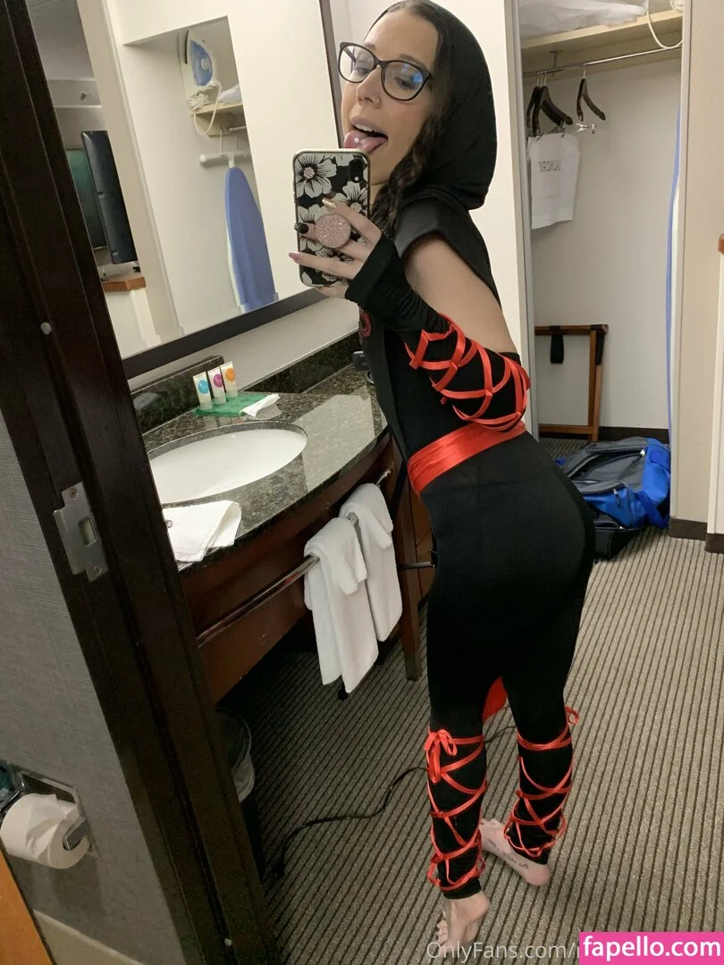 garnets.and.roses / realgarnetrose Onlyfans Photo Gallery 