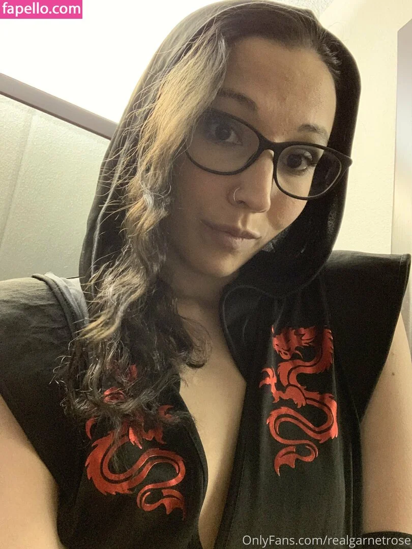 garnets.and.roses / realgarnetrose Onlyfans Photo Gallery 