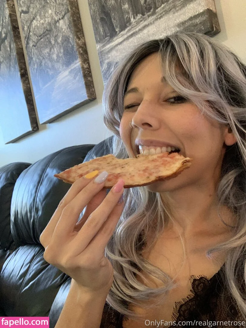 garnets.and.roses / realgarnetrose Onlyfans Photo Gallery 