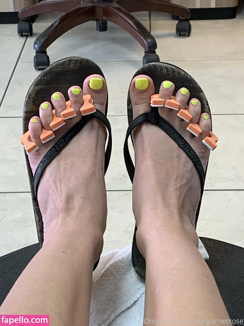 garnets.and.roses / realgarnetrose Onlyfans Photo Gallery 