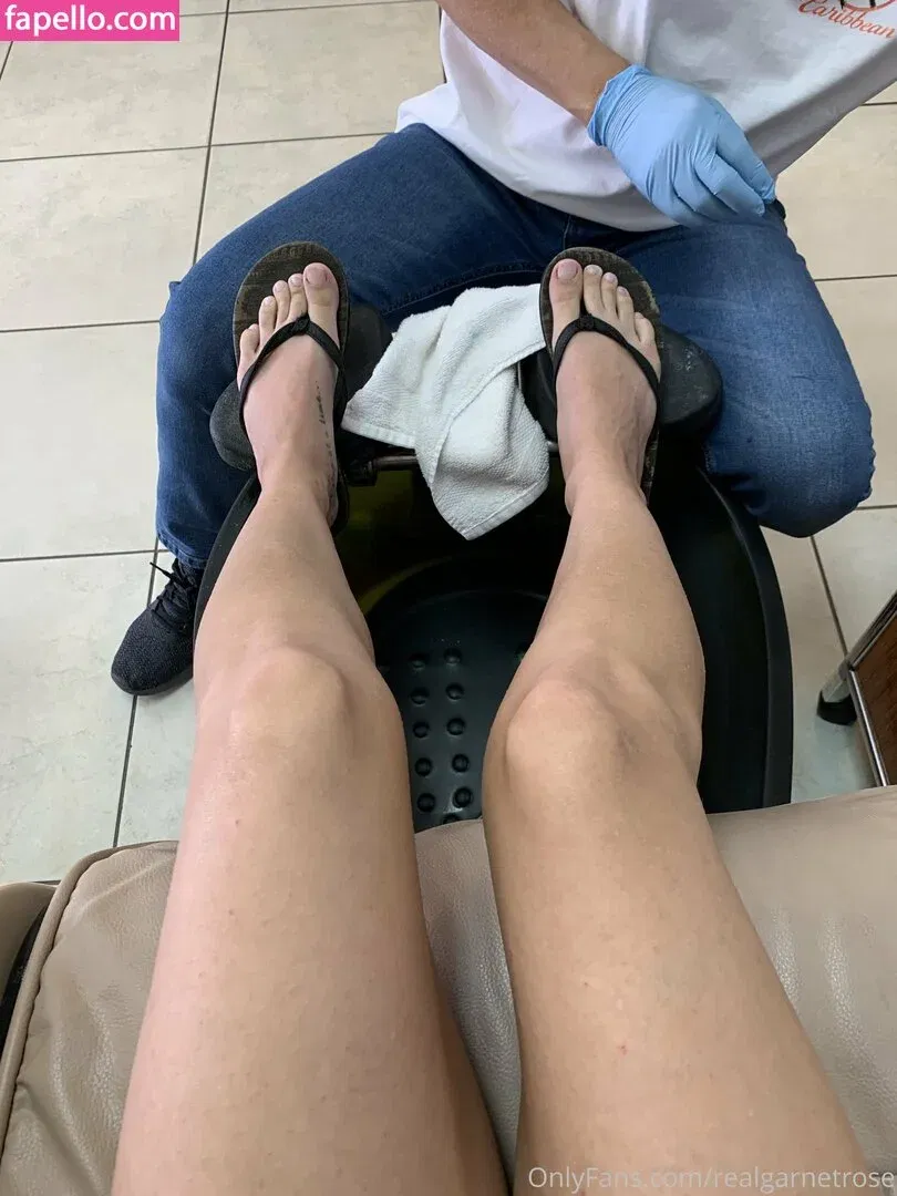 garnets.and.roses / realgarnetrose Onlyfans Photo Gallery 