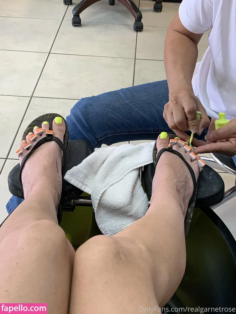 garnets.and.roses / realgarnetrose Onlyfans Photo Gallery 