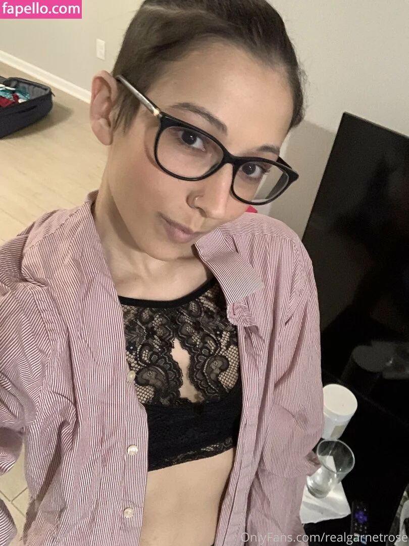 garnets.and.roses / realgarnetrose Onlyfans Photo Gallery 