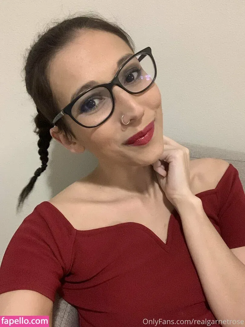 garnets.and.roses / realgarnetrose Onlyfans Photo Gallery 