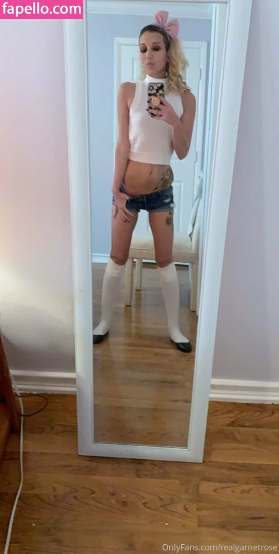 garnets.and.roses / realgarnetrose Onlyfans Photo Gallery 