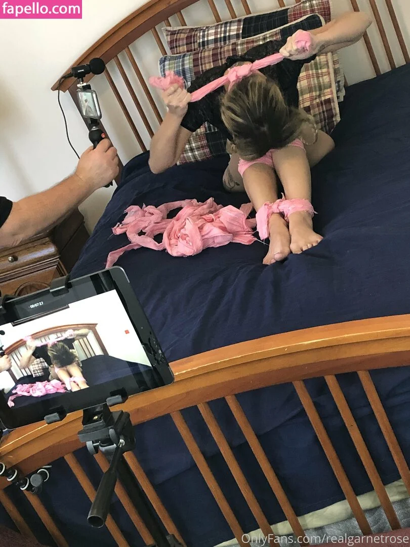 garnets.and.roses / realgarnetrose Onlyfans Photo Gallery 