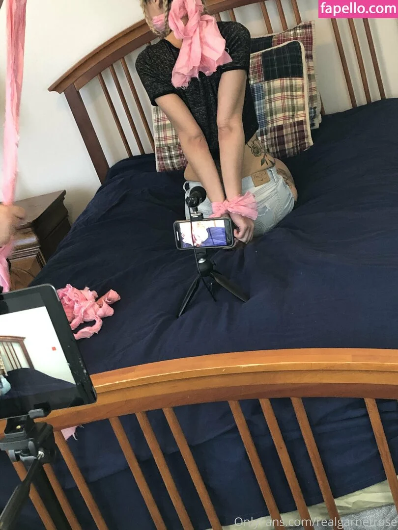 garnets.and.roses / realgarnetrose Onlyfans Photo Gallery 