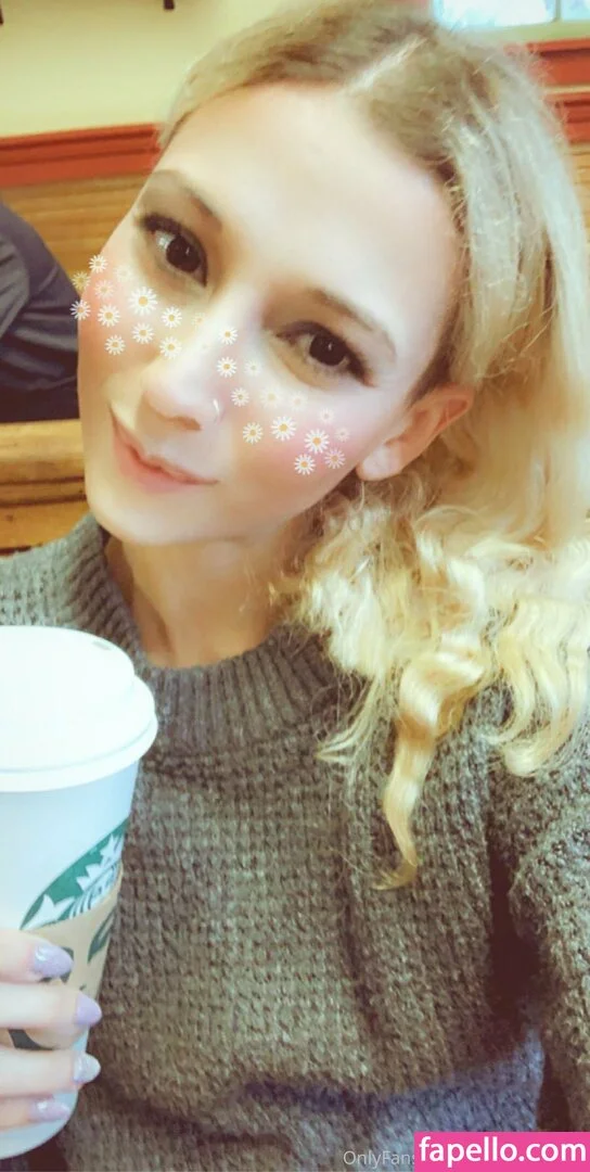 garnets.and.roses / realgarnetrose Onlyfans Photo Gallery 