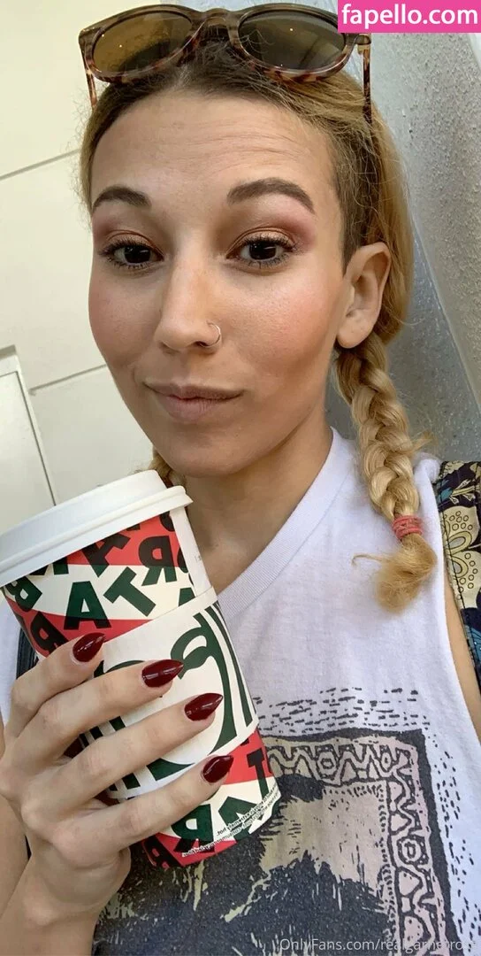 garnets.and.roses / realgarnetrose Onlyfans Photo Gallery 