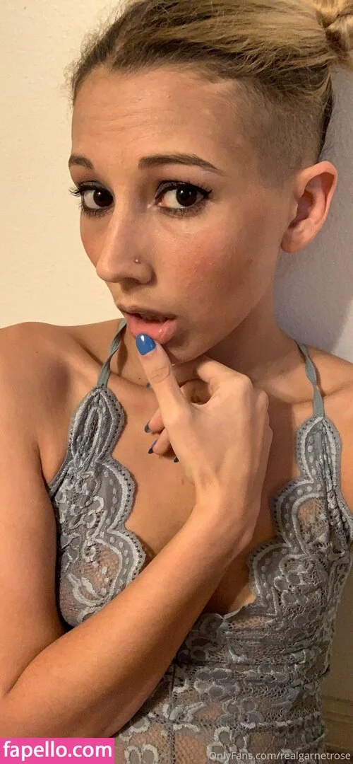 garnets.and.roses / realgarnetrose Onlyfans Photo Gallery 