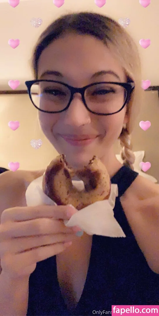 garnets.and.roses / realgarnetrose Onlyfans Photo Gallery 