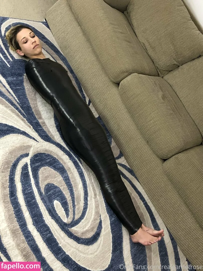 garnets.and.roses / realgarnetrose Onlyfans Photo Gallery 