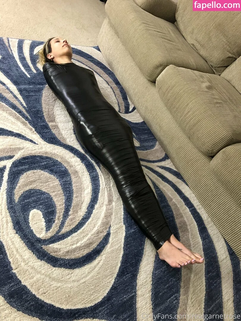 garnets.and.roses / realgarnetrose Onlyfans Photo Gallery 