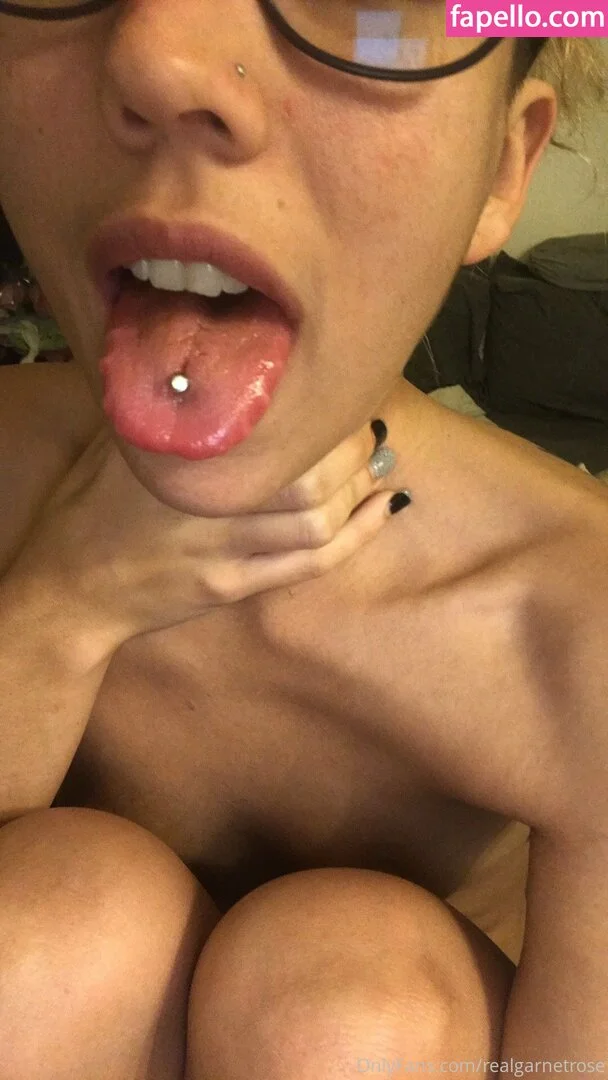 garnets.and.roses / realgarnetrose Onlyfans Photo Gallery 