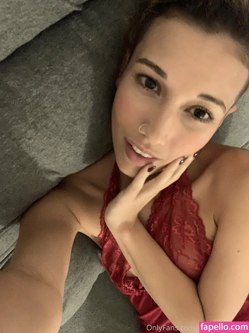 garnets.and.roses / realgarnetrose Onlyfans Photo Gallery 