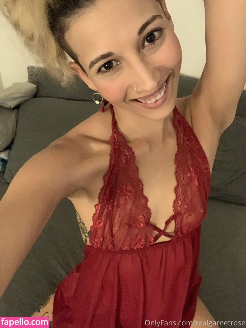 garnets.and.roses / realgarnetrose Onlyfans Photo Gallery 