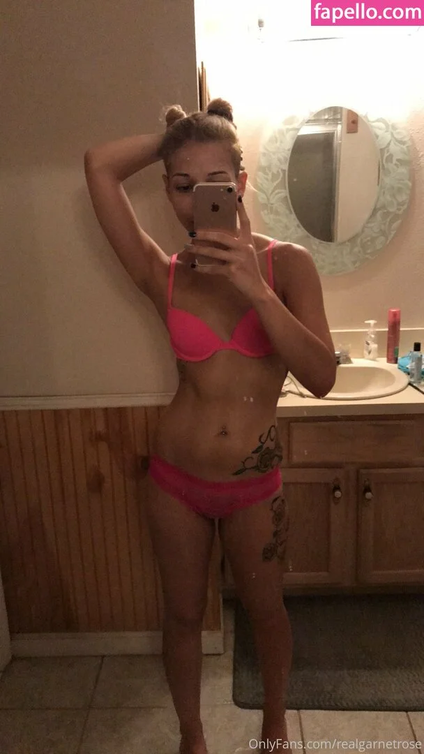 garnets.and.roses / realgarnetrose Onlyfans Photo Gallery 