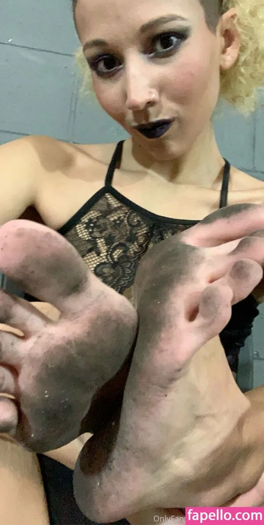 garnets.and.roses / realgarnetrose Onlyfans Photo Gallery 