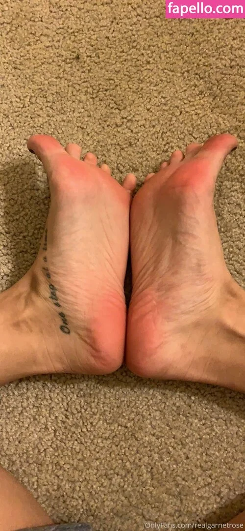 garnets.and.roses / realgarnetrose Onlyfans Photo Gallery 