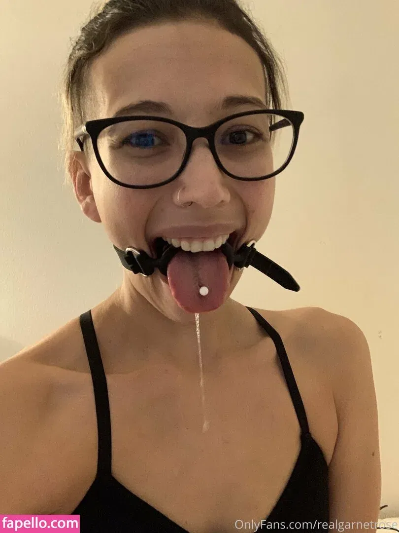 garnets.and.roses / realgarnetrose Onlyfans Photo Gallery 