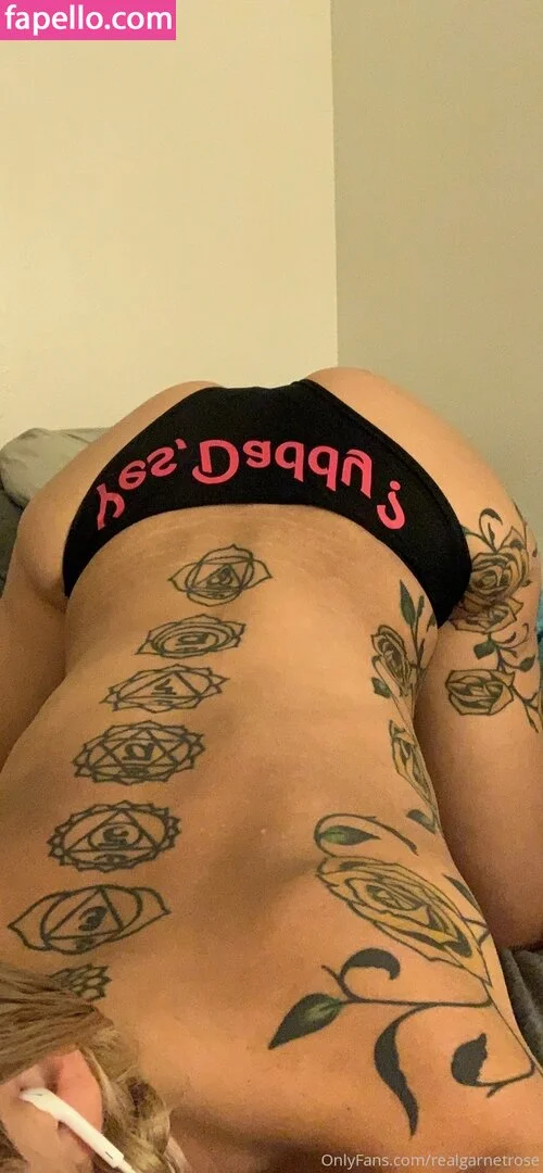 garnets.and.roses / realgarnetrose Onlyfans Photo Gallery 