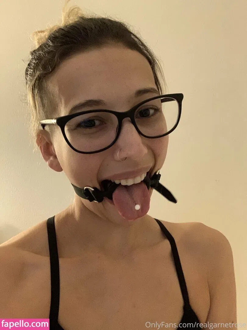 garnets.and.roses / realgarnetrose Onlyfans Photo Gallery 